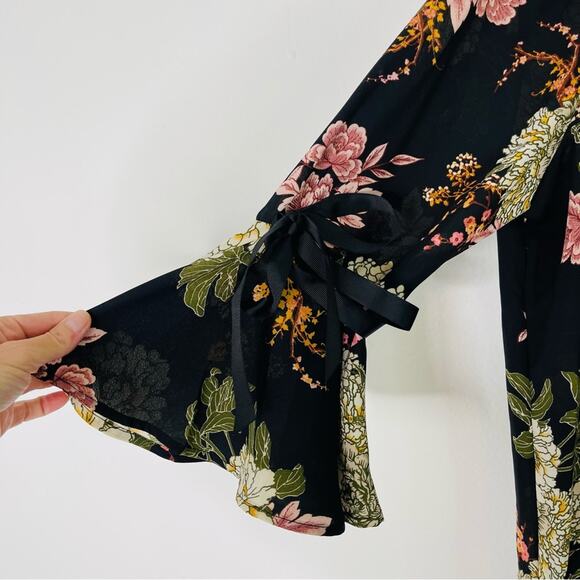 Lily Black white pink floral cottagecore romantic bow popover top large - Picture 5 of 8